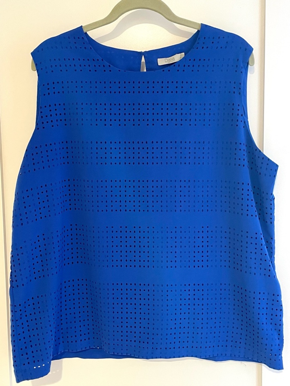☀️2/$20 Dalia Royal Blue Eyelet Cutout Sleeveless Tank Top Boxy Blouse | EUC